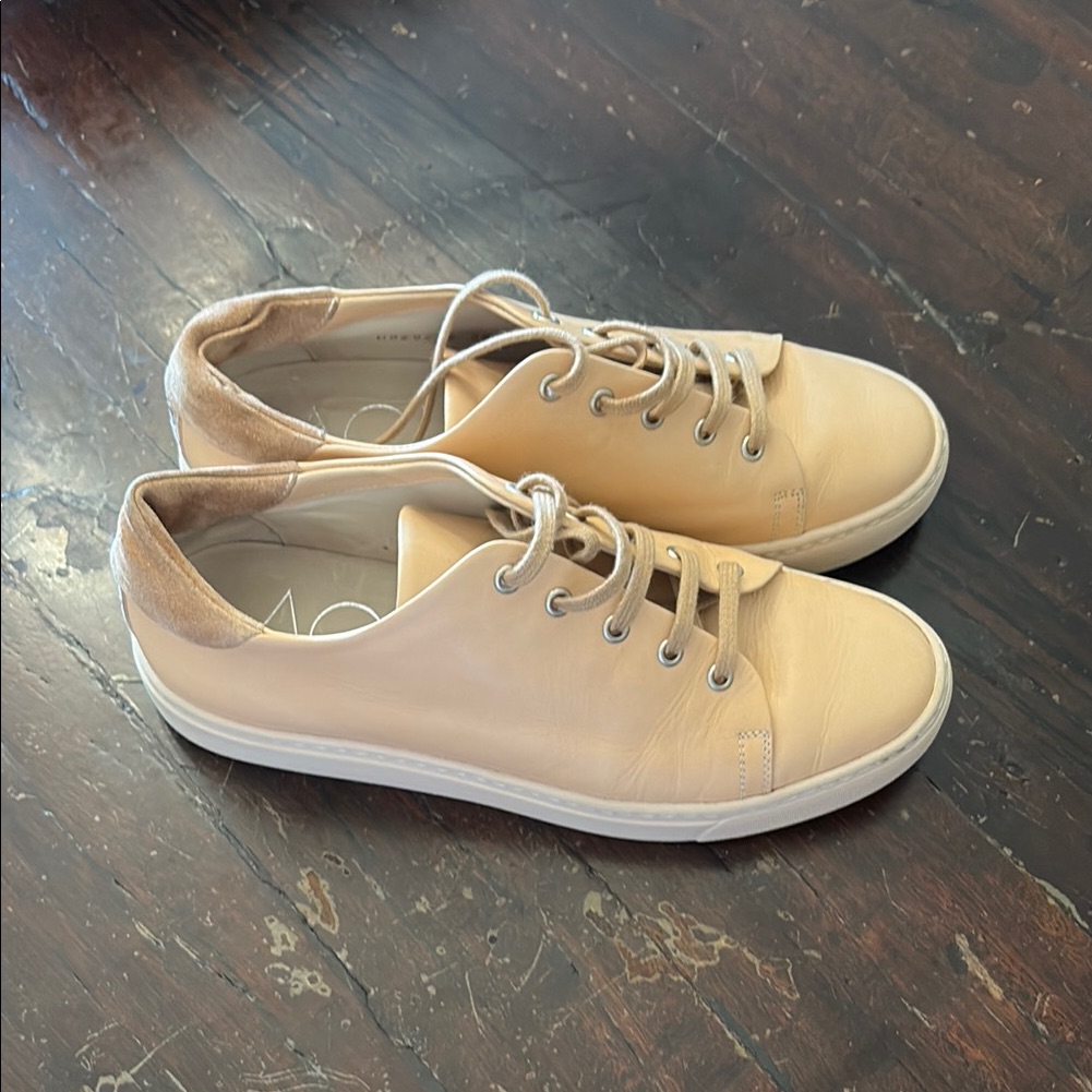 Agl Tan Sneakers With Minimalist Design And Vulcanized Soles